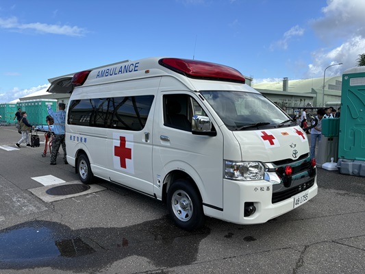 基地内の救急車